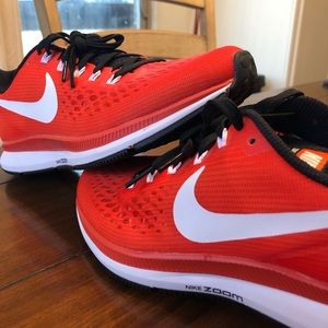 NEW Women’s Nike Zoom Pegasus 34 sneakers